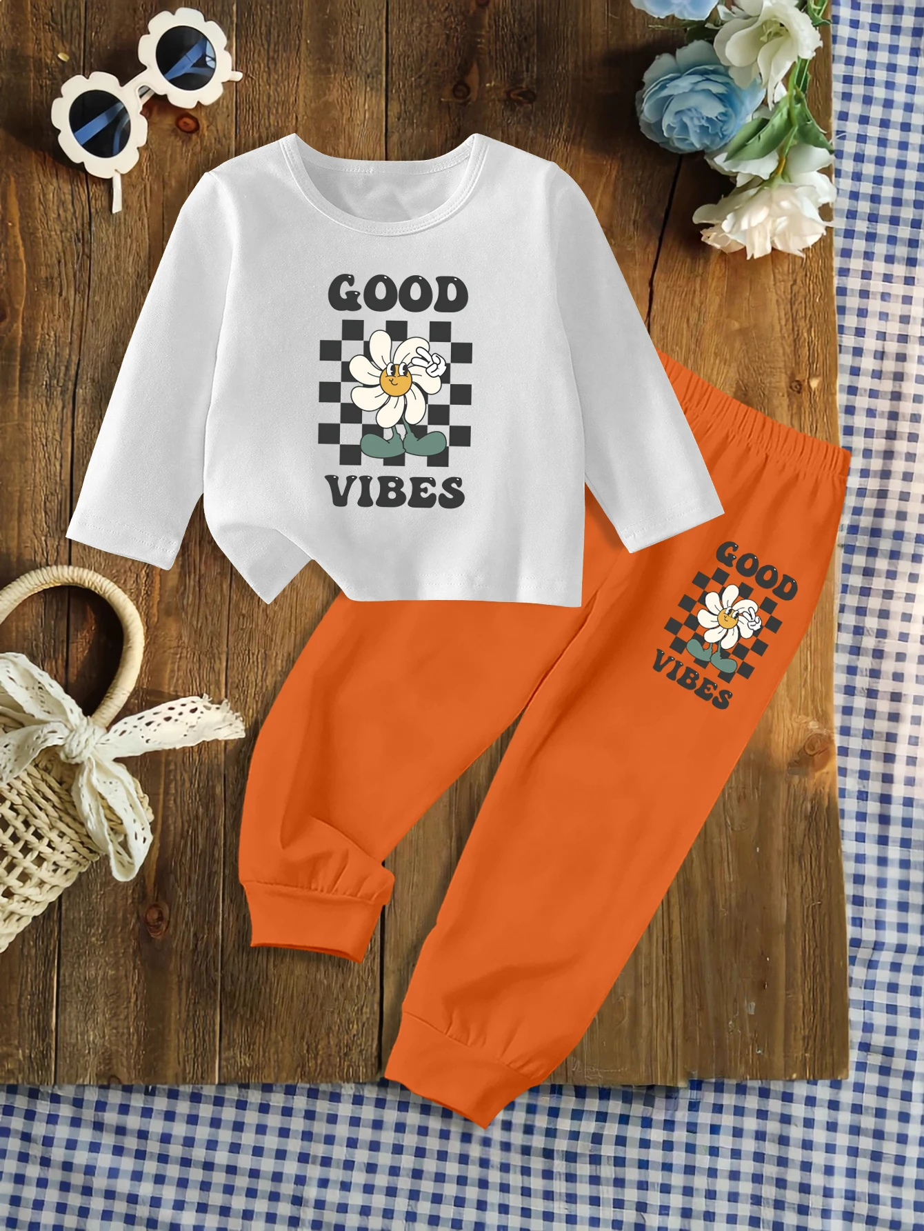 

2 предмета: осенний милый комплект для девочек: терморубашка и спортивные штаны с мультяшным цветочным принтом