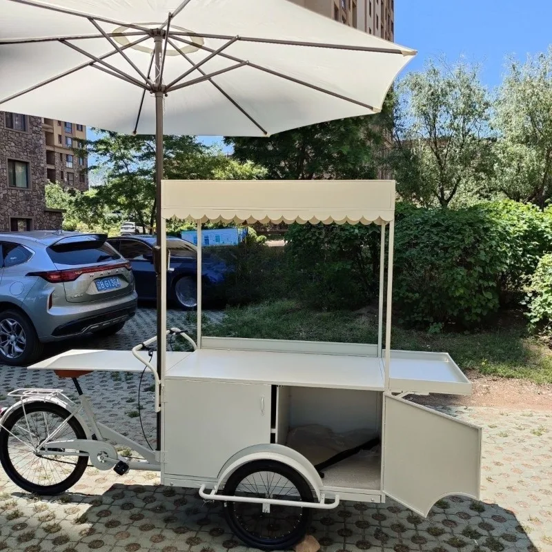عكس سيارة كشك ثلاثية العجلات على شكل حمار تبيع كشك عرض السوق الليلي في الهواء الطلق ذو المناظر الطبيعية الخلابة تعزيز تعويم الشاي بالحليب