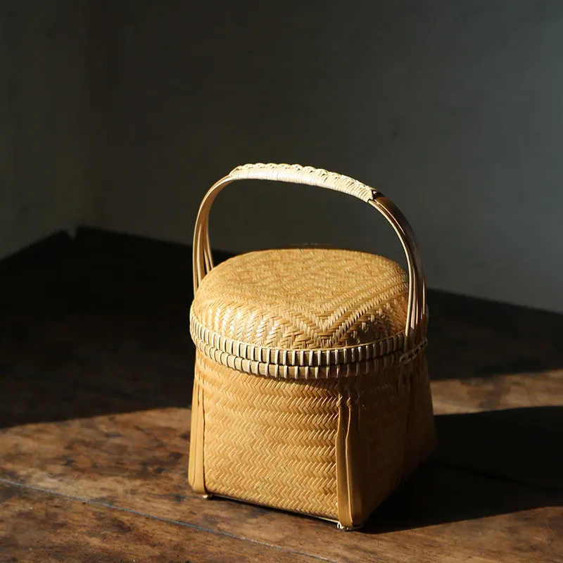 

Bamboo baskets, small field baskets, bamboo woven products, bamboo handicrafts, fine woven small baskets