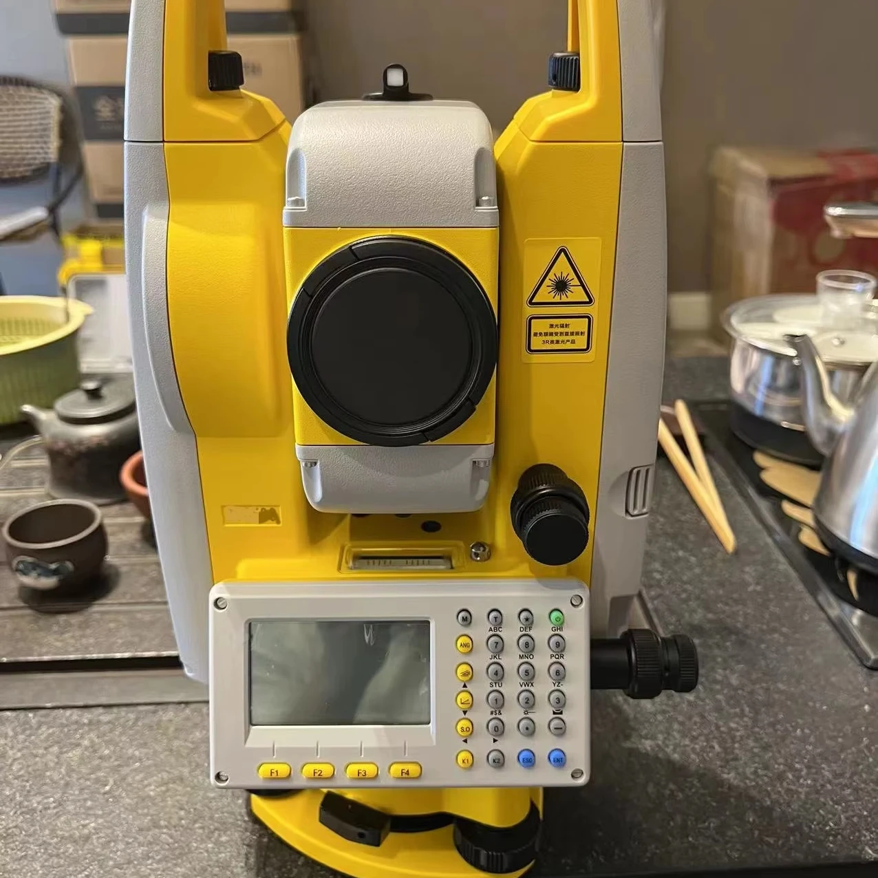 

South NTS-332R10 Total Station Non-prism 1000m And Accuracy 2'' South Total Station
