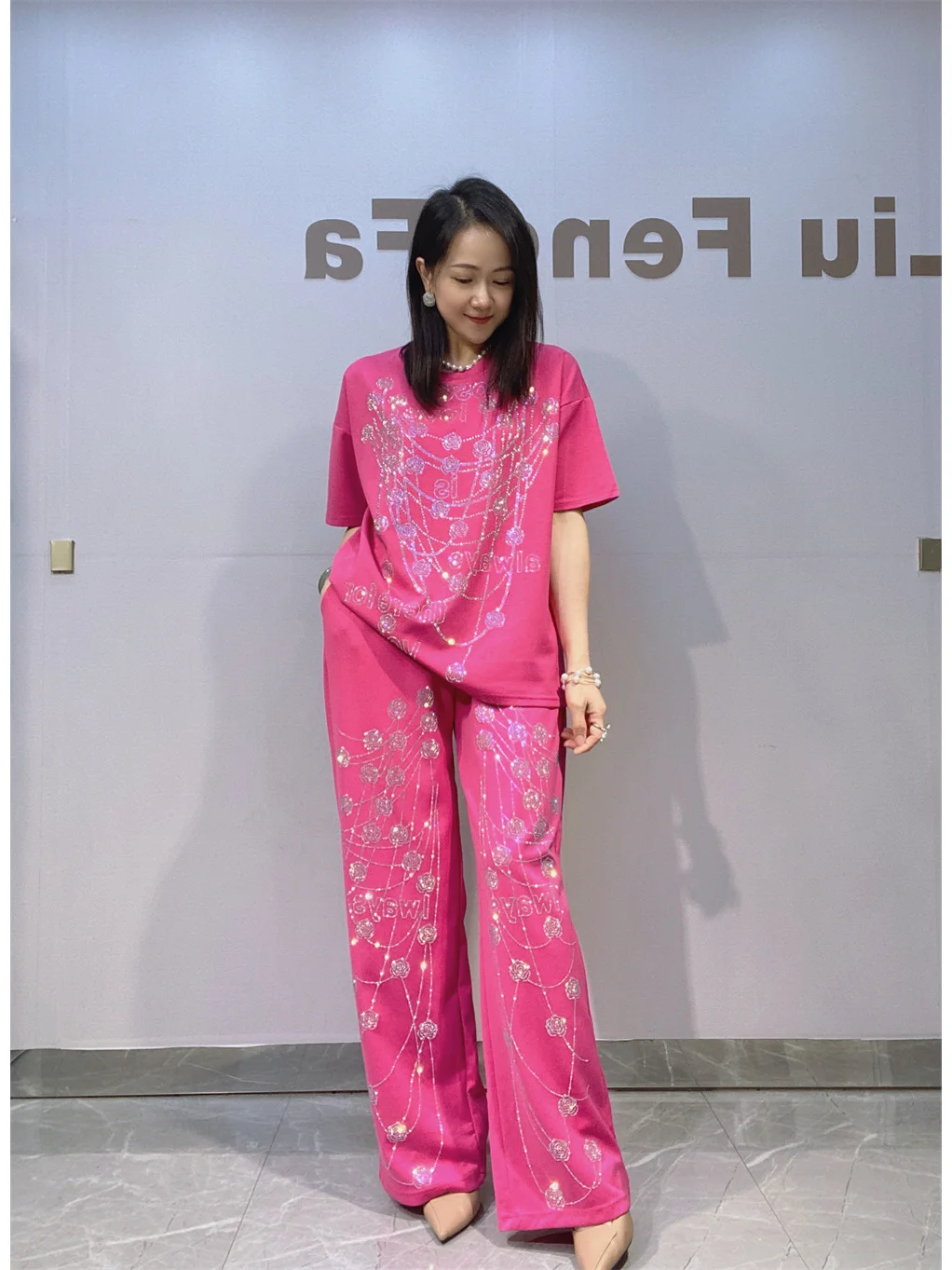 

Fashionable Women's Summer Set Glitter Short Sleeve T-Shirt Wide Leg Pants Large Size Elegant Two-Piece Cotton Breathable