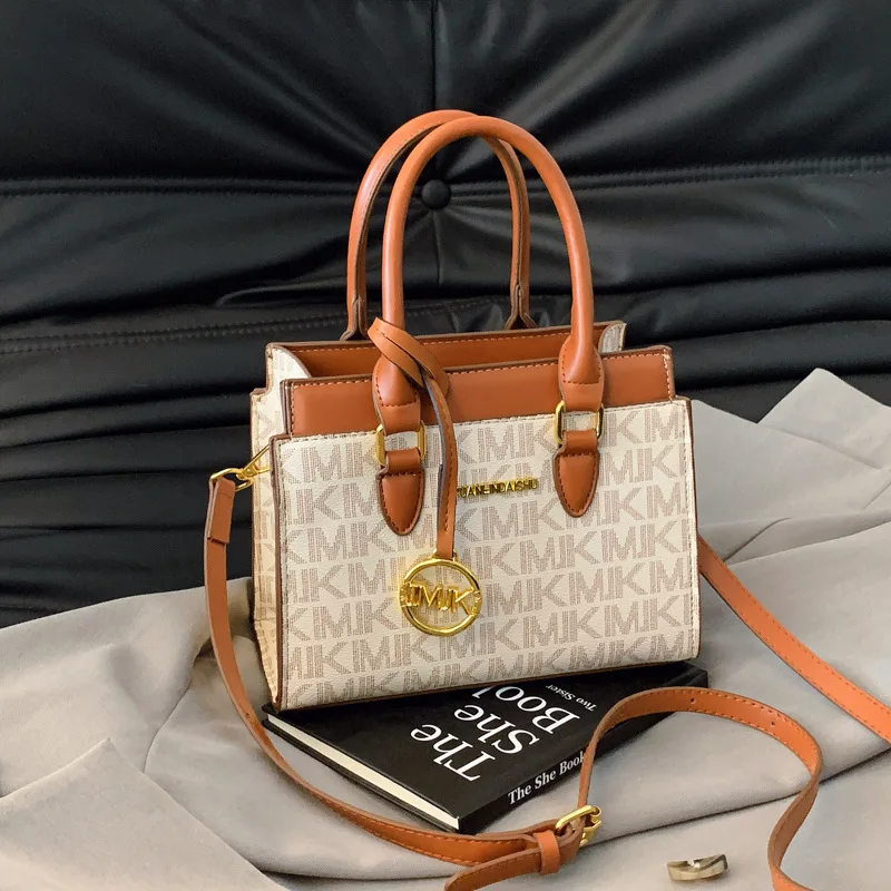 

2025 New French Retro Print Handbag - Stylish Shoulder Bag for Women, Vintage Crossbody Purse, Casual Tote Bag (Black/Beige)