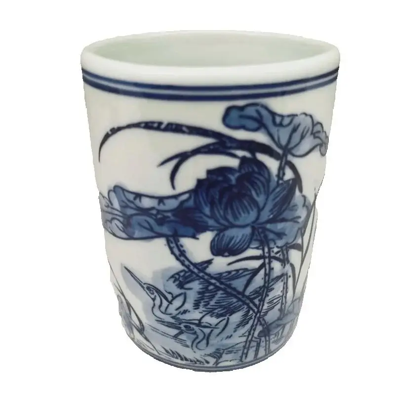 

Blue And White Porcelain Vase with Lotus And Bird Pattern Chinese Antique Decorative Pen Holder for Home Garden