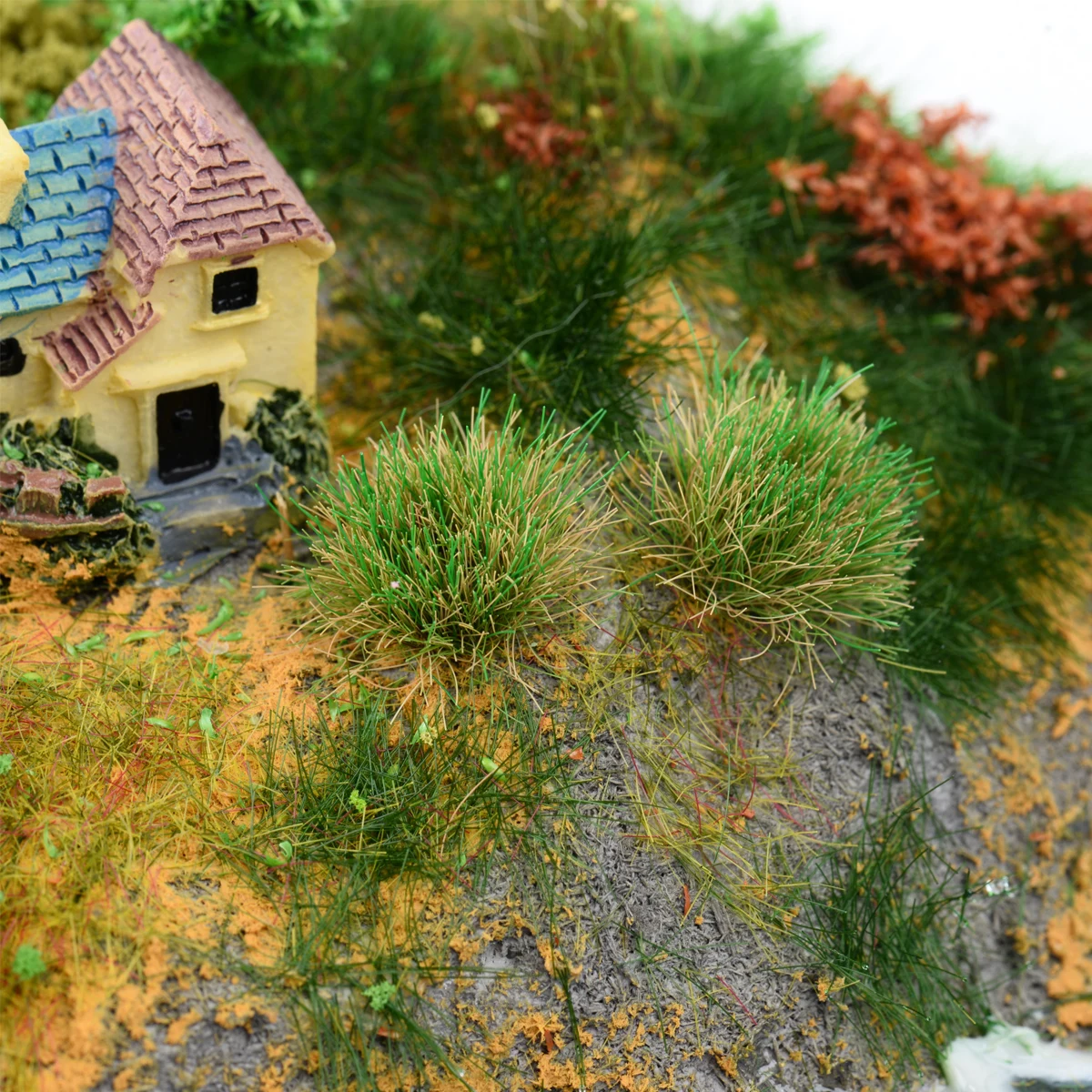 

70Pcs/Box MIniature Simulation Grass Tuft Artifical Grass Cluster Garden Static Grass Modeling Micro Lanscape Material Scene
