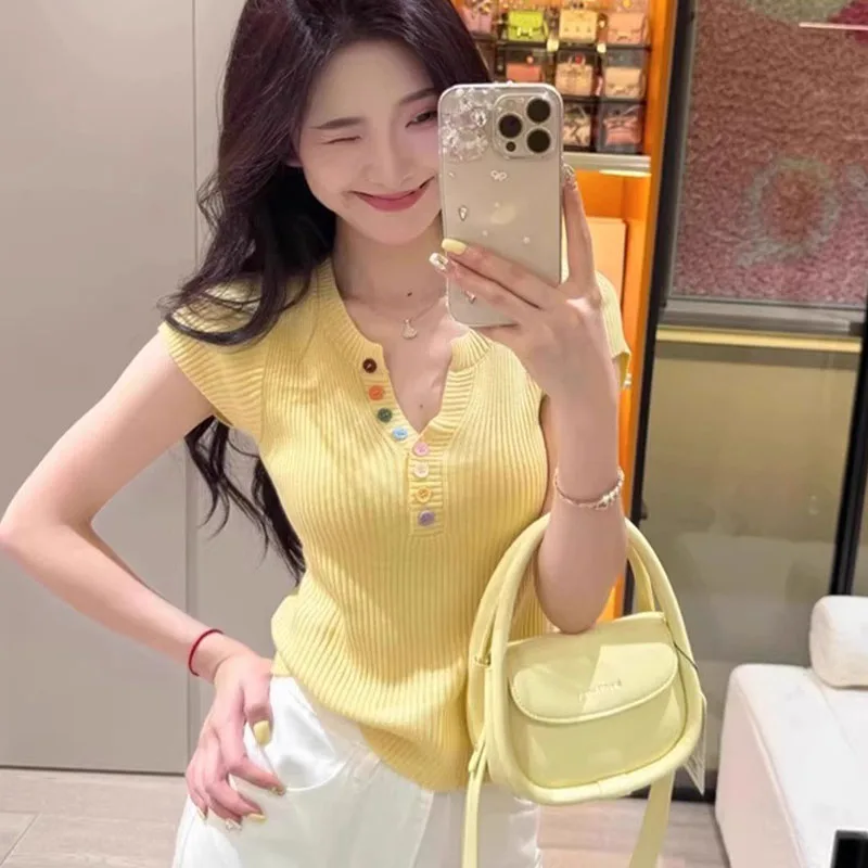

Women's Summer Chic Button Slim Short Style V-neck Tops Korean Fashion Simple Commute Knitted Short Sleeve T-shirt
