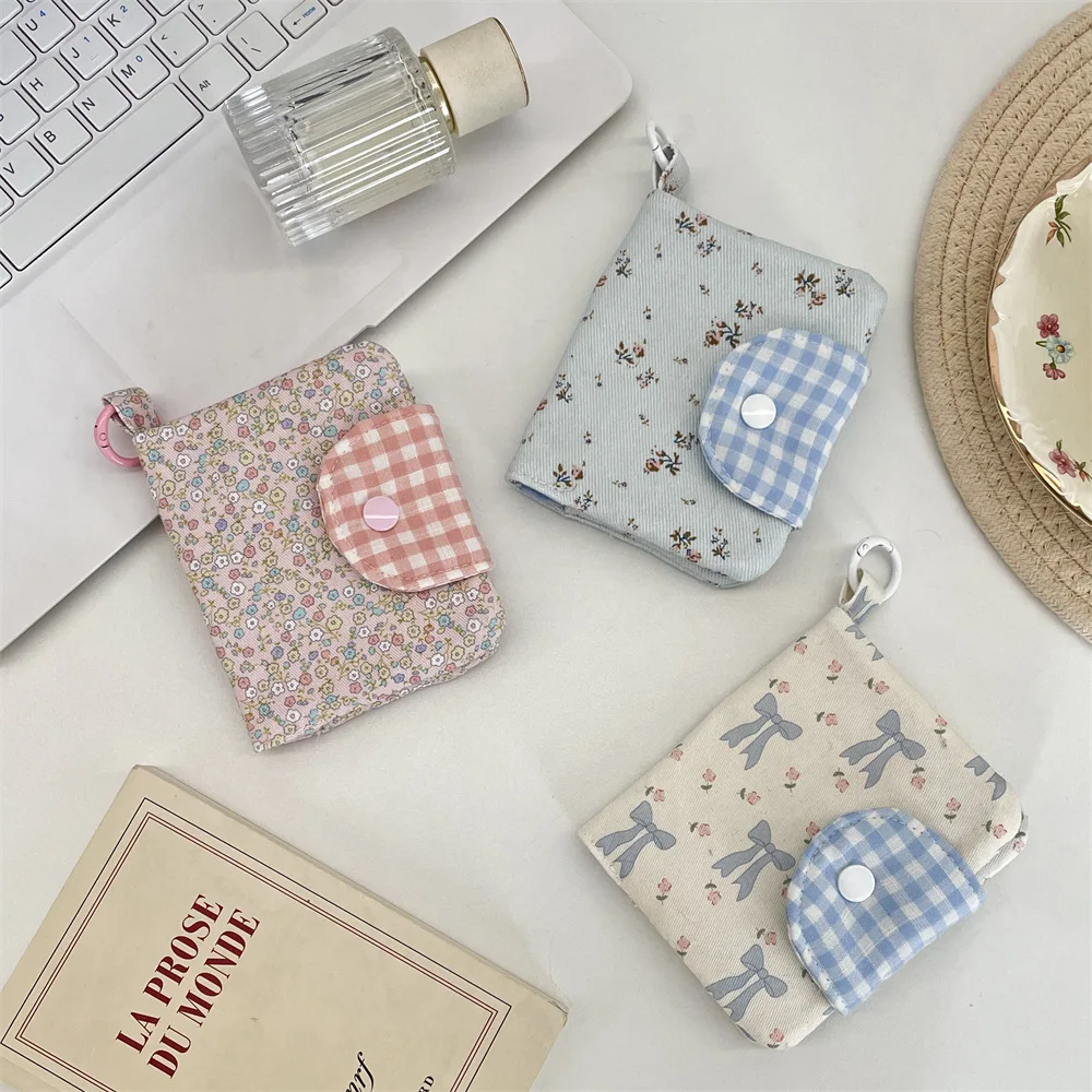 Double Fold Wallet Thoughtfully Crafted Floral Sweet Wallet Keychain Wallet Portable For Travel Gift For Girls Backpack