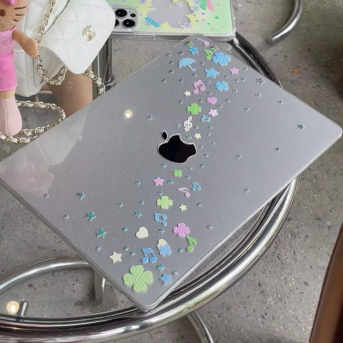 INS Green Four-leaf Clover Glitter Clear Laptop Case For Macbook Neo 2026 A3404 Air 13.6 M4 15 M3 Pro 13 16 M1 M2 14 PC Cover