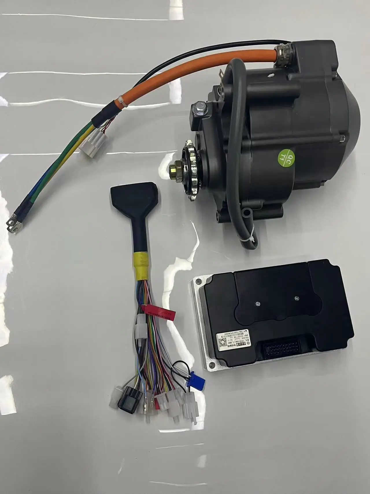 FW-MD-138 IPMSM  Mid Motor \\  Far driver Controller