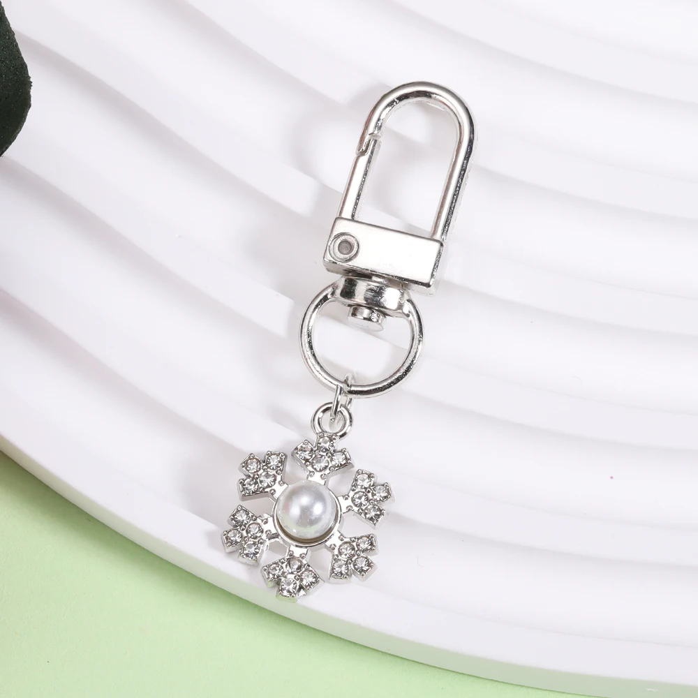 Sparkling crystal pearl Snowflake Keychain Boho Zinc alloy metal Key Chain Ring for Women Kids Christmas Accessories Keyholder