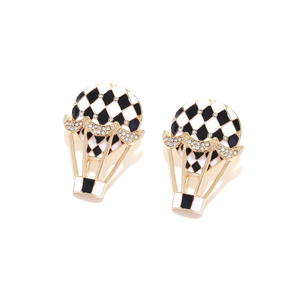 Black and white checkerboard checkerboard drip oil hot air balloon temperament diamonds plaid earrings