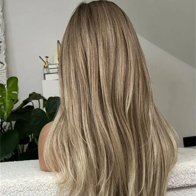 วิกผมธรรมชาติแบบไม่ต้องใช้กาวสำหรับผู้หญิง สีน้ำตาลออมเบร ไฮไลท์สีบลอนด์ วิกผมสังเคราะห์เนื้อนุ่ม วิกผมลูกไม้ด้านหน้าแบบ HD  พร้อมไรผมที่ถอนมาแล้ว