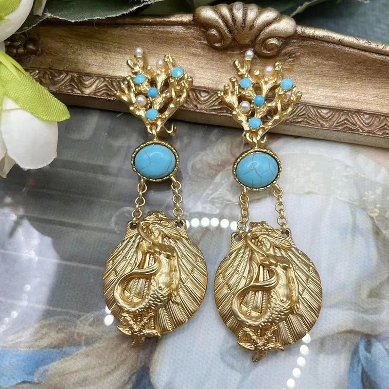 

Exquisite retro European and American fashion mermaid dynamic fringe earrings