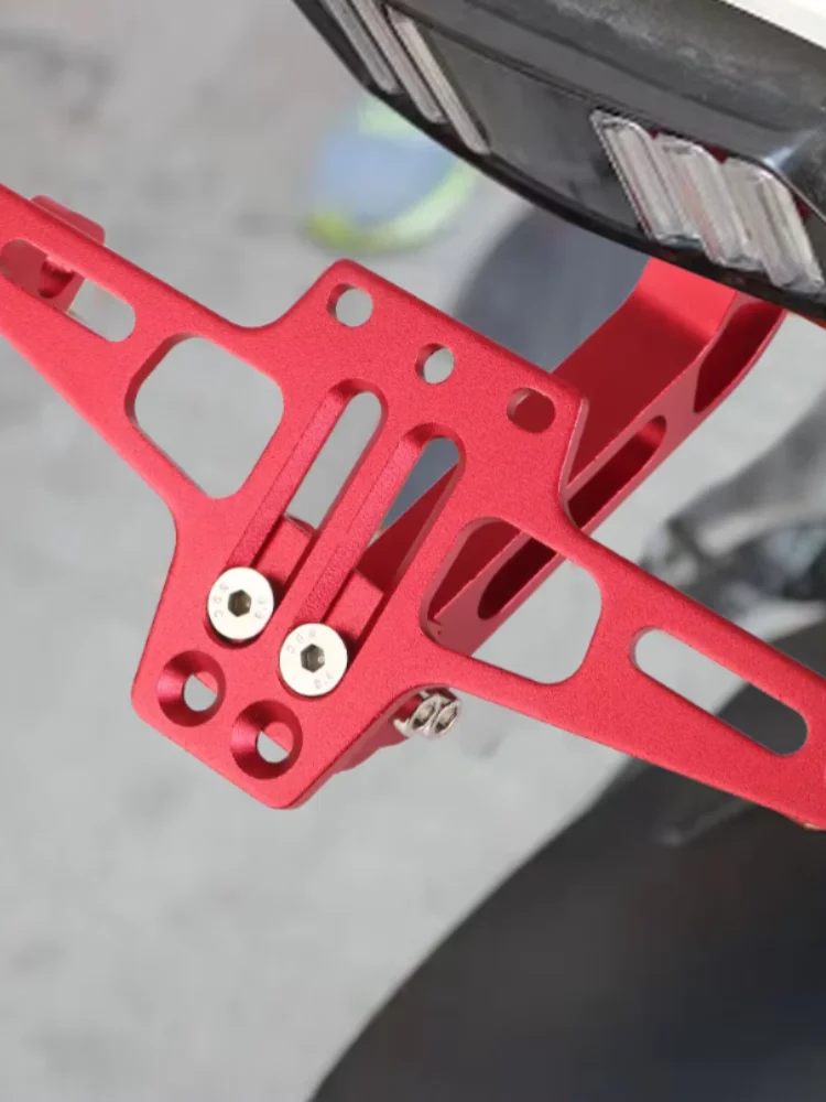 Uniwersalne zestawy do eliminacji błotnika wykonane z aluminium, z elementami CNC, do motocykli – uchwyt na tablicę rejestracyjną, uchwyt na lampę LED, tylny kierunkowskaz. — 2