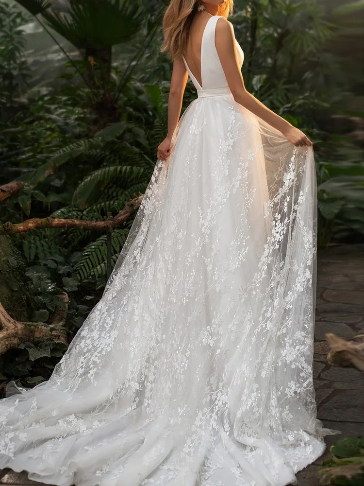 Abito da sposa Sexy con spacco alto 2023 elegante senza maniche con scollo a v profondo senza schienale Sweep Train per abiti da sposa femminili fusciacche Illusion