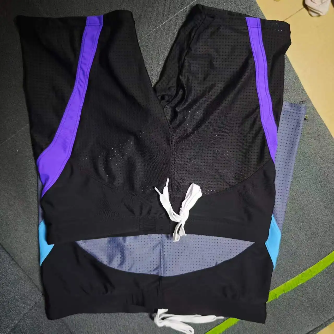 

European and American men's four-quarter medium-length trunks with triangular lining mesh color matching swimming trunks UXH238