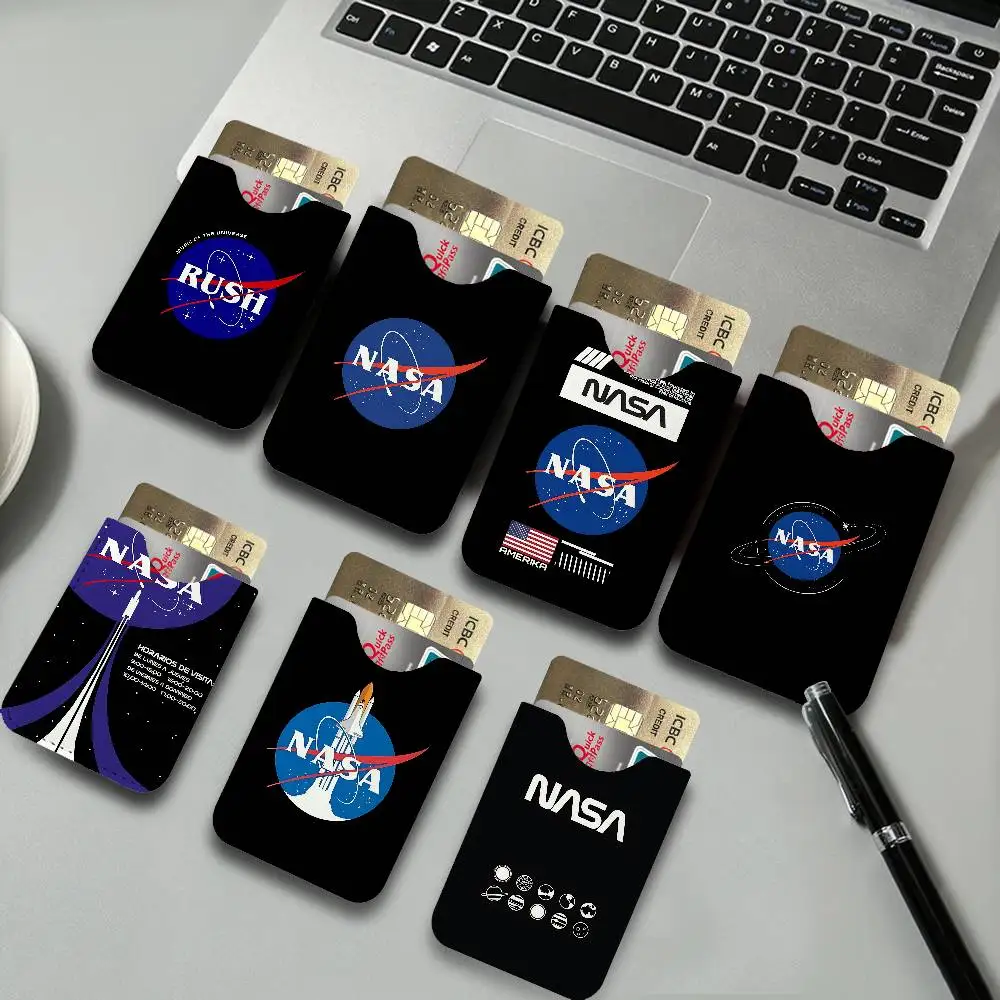 Classic Hit N-NASA-A Lightweight Leather Card Holder Palm Pattern Protective Cover for Bus Card ID Card Compact Size