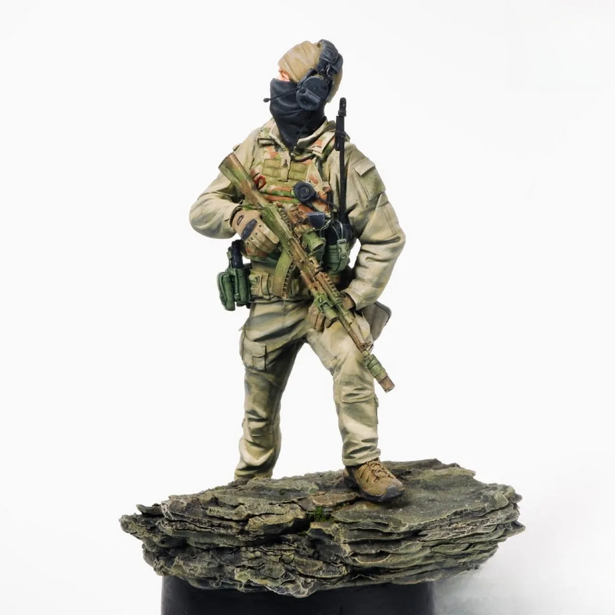 

Набор неокрашенных моделей из смолы 120 мм, военная тематика, офицер российского спецназа (с подставкой), в разобранном и неокрашенном виде, GK, 1320R