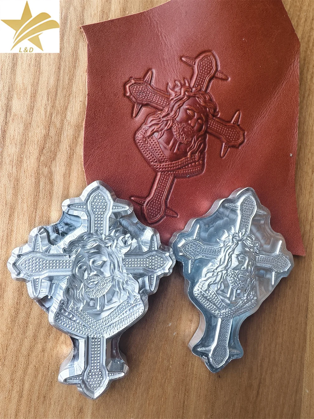 

3D-штамп для тиснения на коже «Крест Иисуса», форма для штамповки логотипов из алюминиевого сплава для кожевенного дела, материал для гидравлического прессования