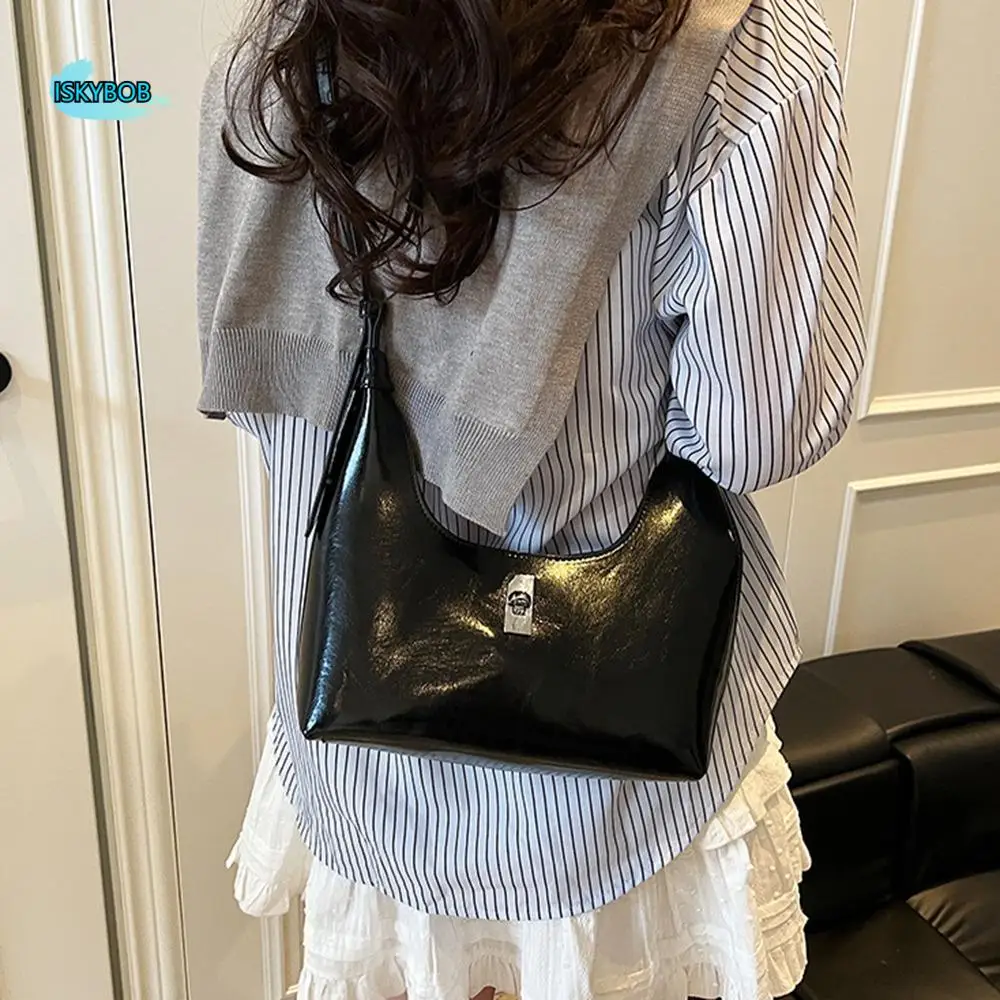 

Stylish Minimalist Style Leather Crescent Bag Soft Casual Half-moon Shoulder Bag Commuting Tote Underarm Handbag Travel