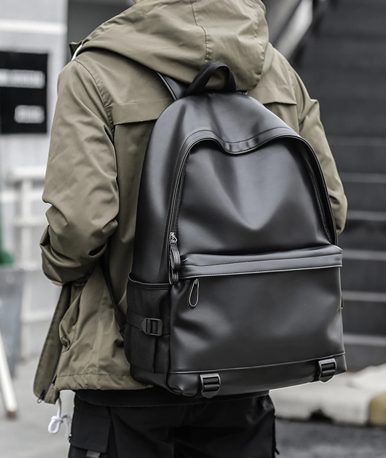 Mochila de couro preto para homens, mochila de viagem de negócios à prova d'água PU mochila para laptop de 16 polegadas