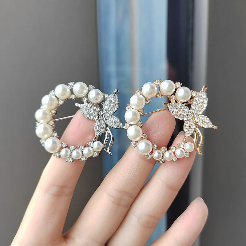 1PCS New Tulip Flower Golden Brooch Elegant Design Sense Rose White Stone Jewelry Luxury 2024 High Quality