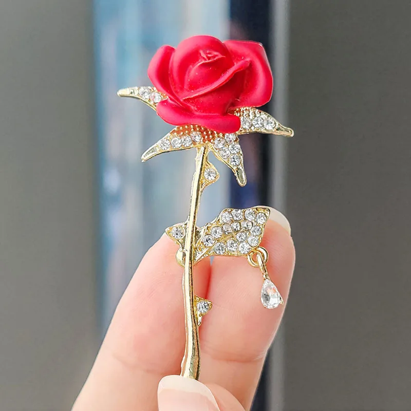 Rhinestone Red Rose Tulip Flower Brooches for Women Elegant Exquisite Shiny Zircon Flower Lapel Pins Wedding Party Badge Jewelry