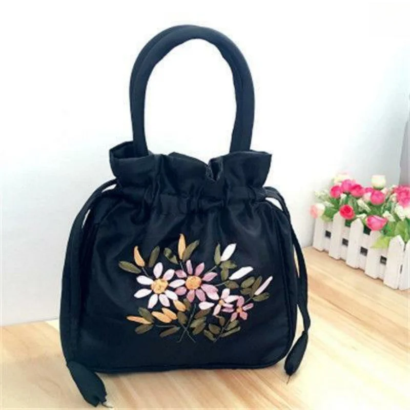 Hand Embroidered Handbag Women's Clutch Bag Retro Style Handheld Mobile Phone Bag Coin Purse Silk Material Ethnic Style