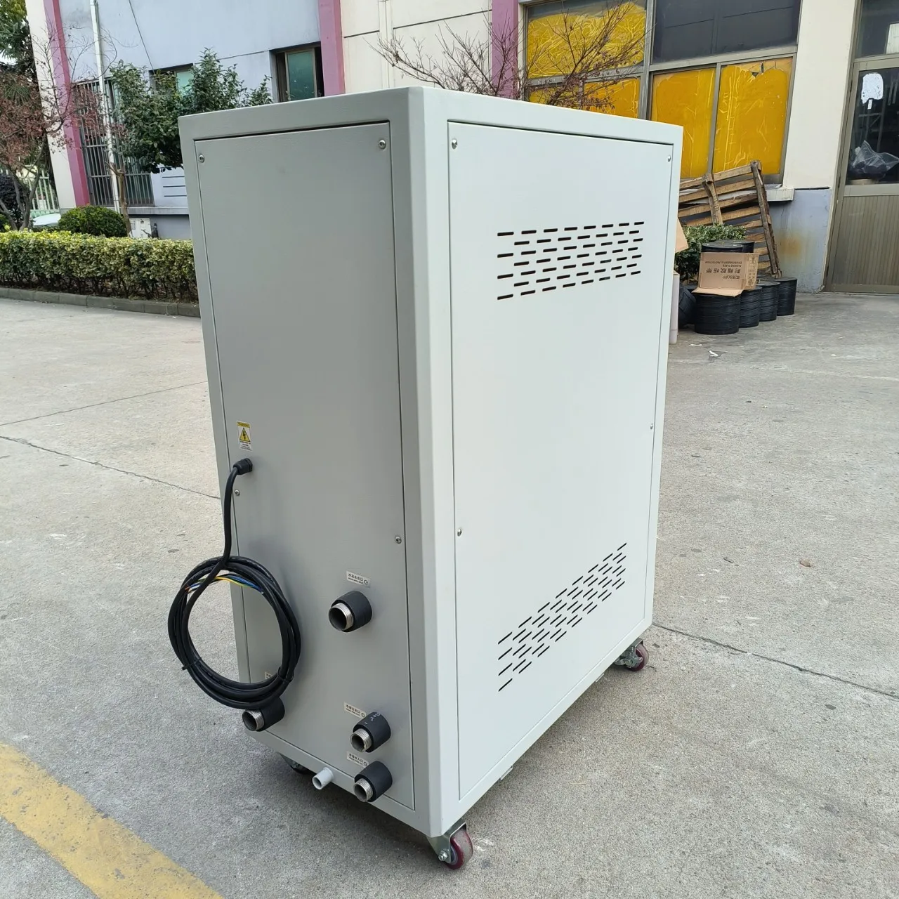 Industrial  Cooler Circulation Pump Oil Tank High Temperature Cooler Machine