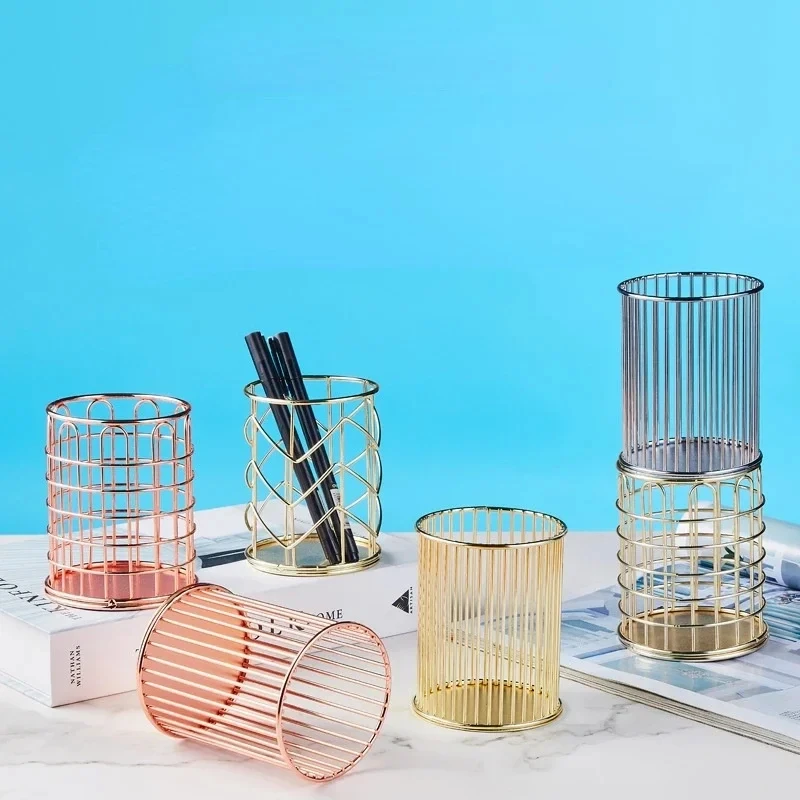 Metallic Wrought Iron Pen Holder, Storage and Finishing Basket, Stationery, Makeup Brush, Storage Bucket, Multi-function