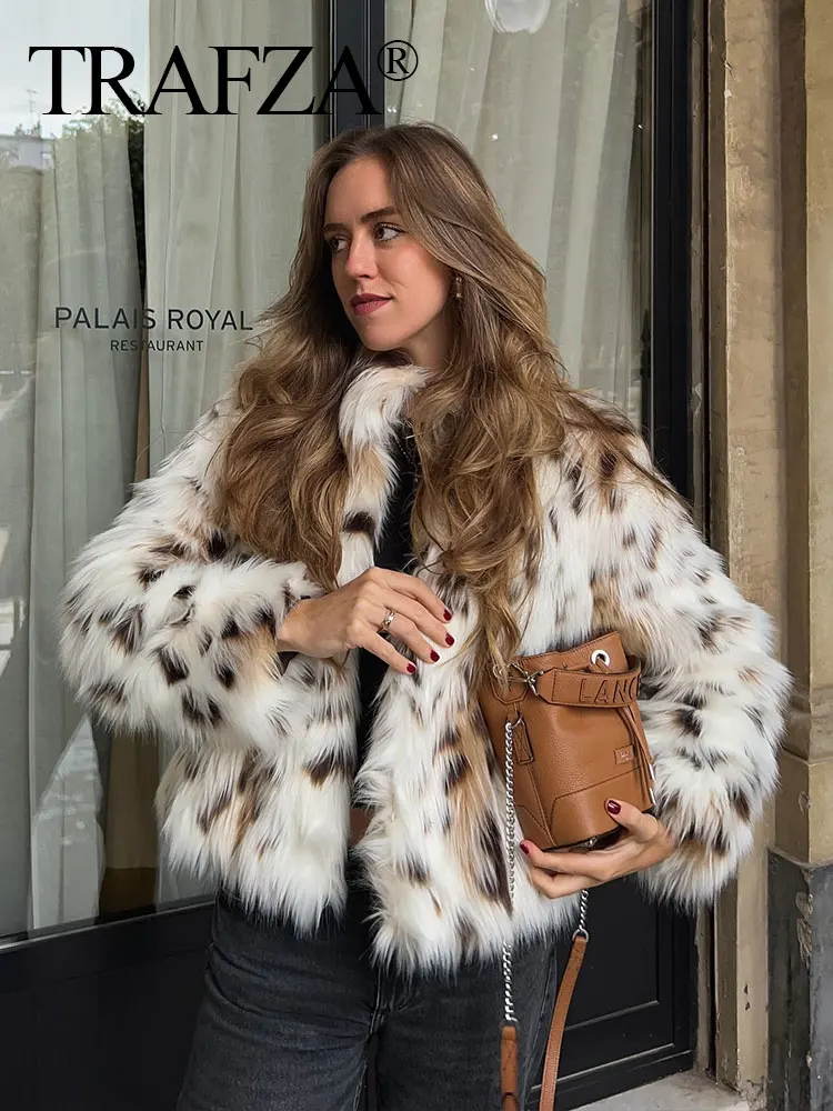 TRAFZA 2024 Female Autumn Trendy Print Fur Coat Long Sleeves Pocket Design Warm Loose Casual Street Outerwear