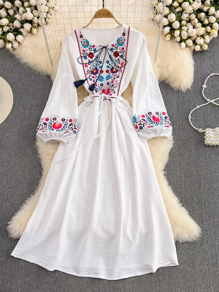 Retro Ethnic Style New Embroidery Dress Tassel Lace Cotton and Linen Vestidos Female V-neck Puff Sleeve Midi Dress GK857