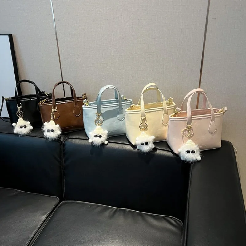 

Best Paris Fashion Inspired Classic Handbag High-End Leather For Women Letter Logo Trendy Design