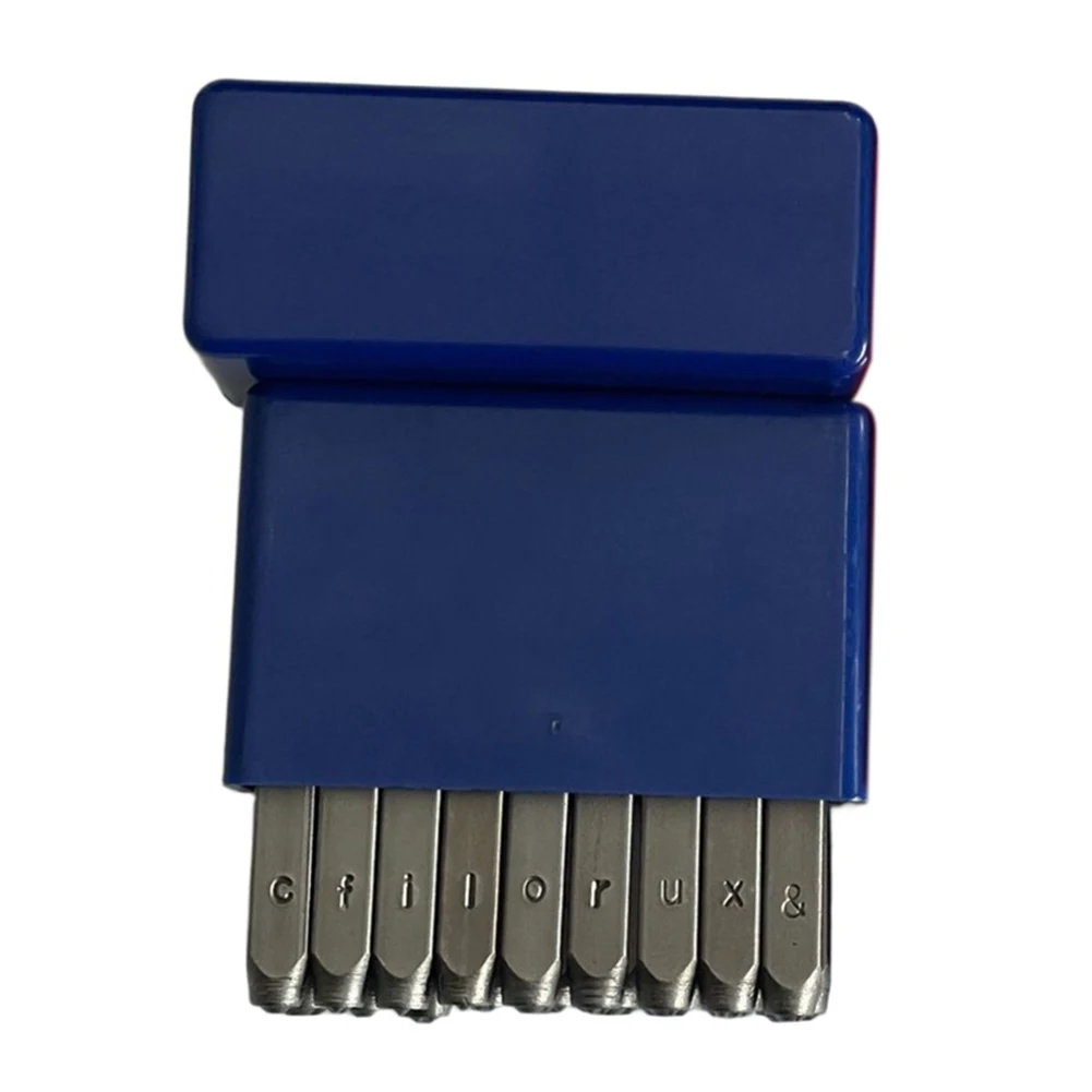 مجموعة ختم من الفولاذ الكربوني مكونة من 27 قطعة للمشروعات المعدنية والجلدية التي تتميز بأرقام الحروف وحزام العنق مع حقيبة حمل صلبة