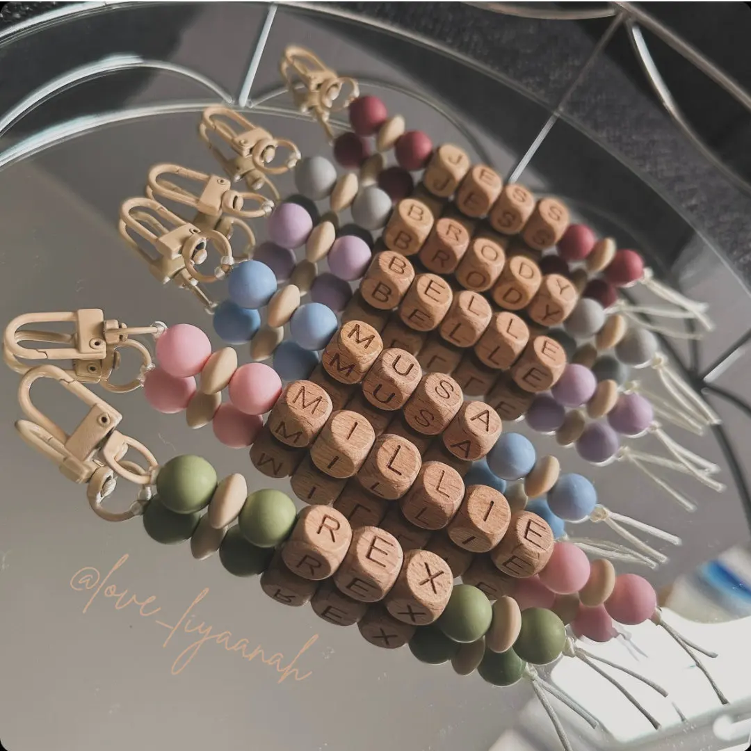 Custom Keychain - 1PC Personalized Beech Wood Bead Letter Laser Engraved DIY Accessory for Daily Use, Stress Relief & Heartwarmi