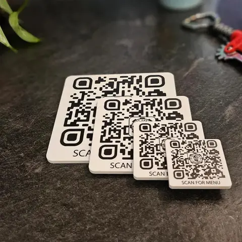 Placa de Acrílico Personalizada com Código QR, Suporte de Mesa Transparente para Código QR, Placa de Exibição de Código QR para Redes Sociais para Desktop, Loja ou Comércio