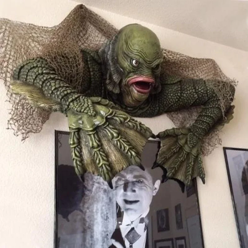 Creature from the Black Lagoon Grave Figure Model Living Room Outdoors Decoration For Halloween Kids Gifts