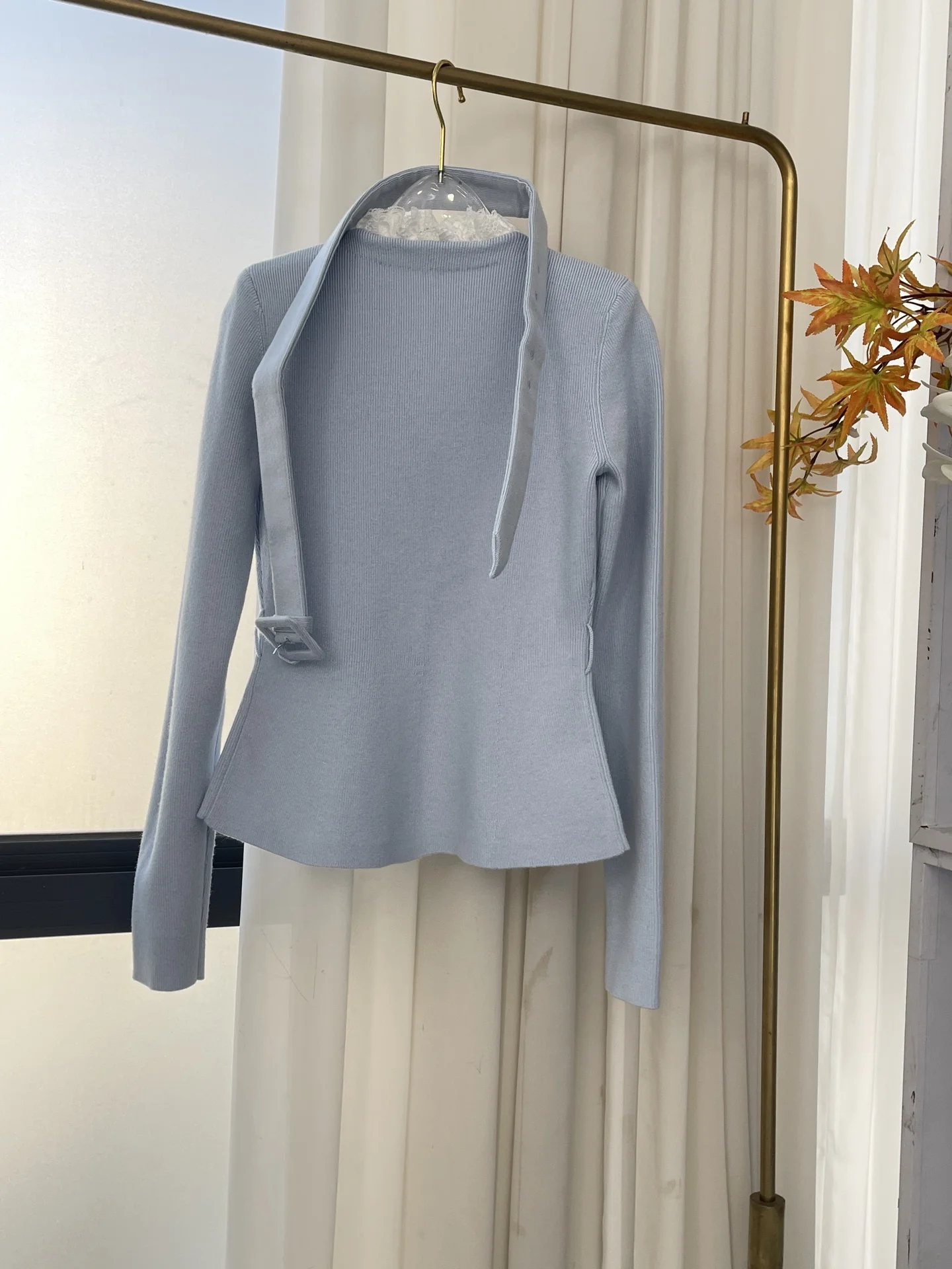 

2025 Новый высококачественный синий кружевной кардиган с длинными рукавами и бриллиантами