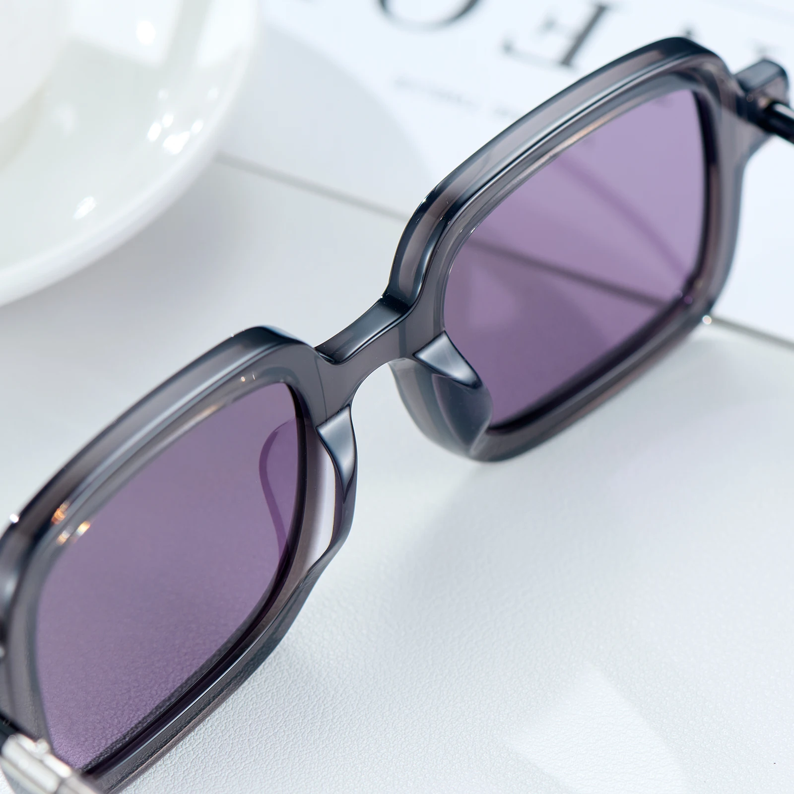 Reef Tiger модные песочные черные квадратные солнцезащитные очки 400 УФ блокирующие невидимые ультрафиолетовые фиолетовые линзы 100% защита от солнца