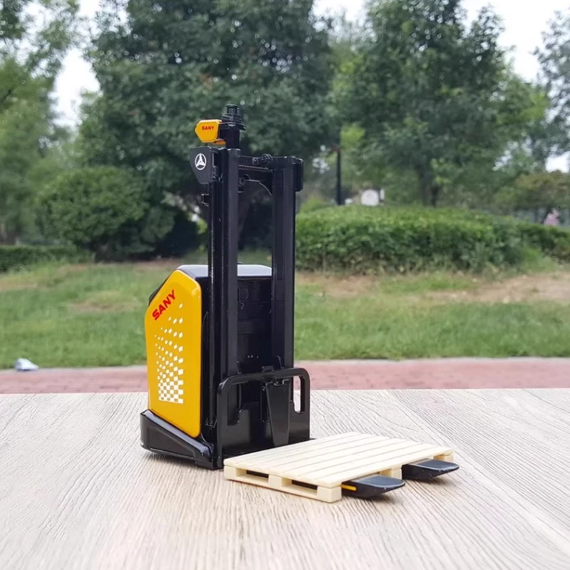 

1:15 Scale SANY 2T Stacker Forklift Simulation Engineering Machinery Alloy Model Collection Ornaments Static Display Boy Gift