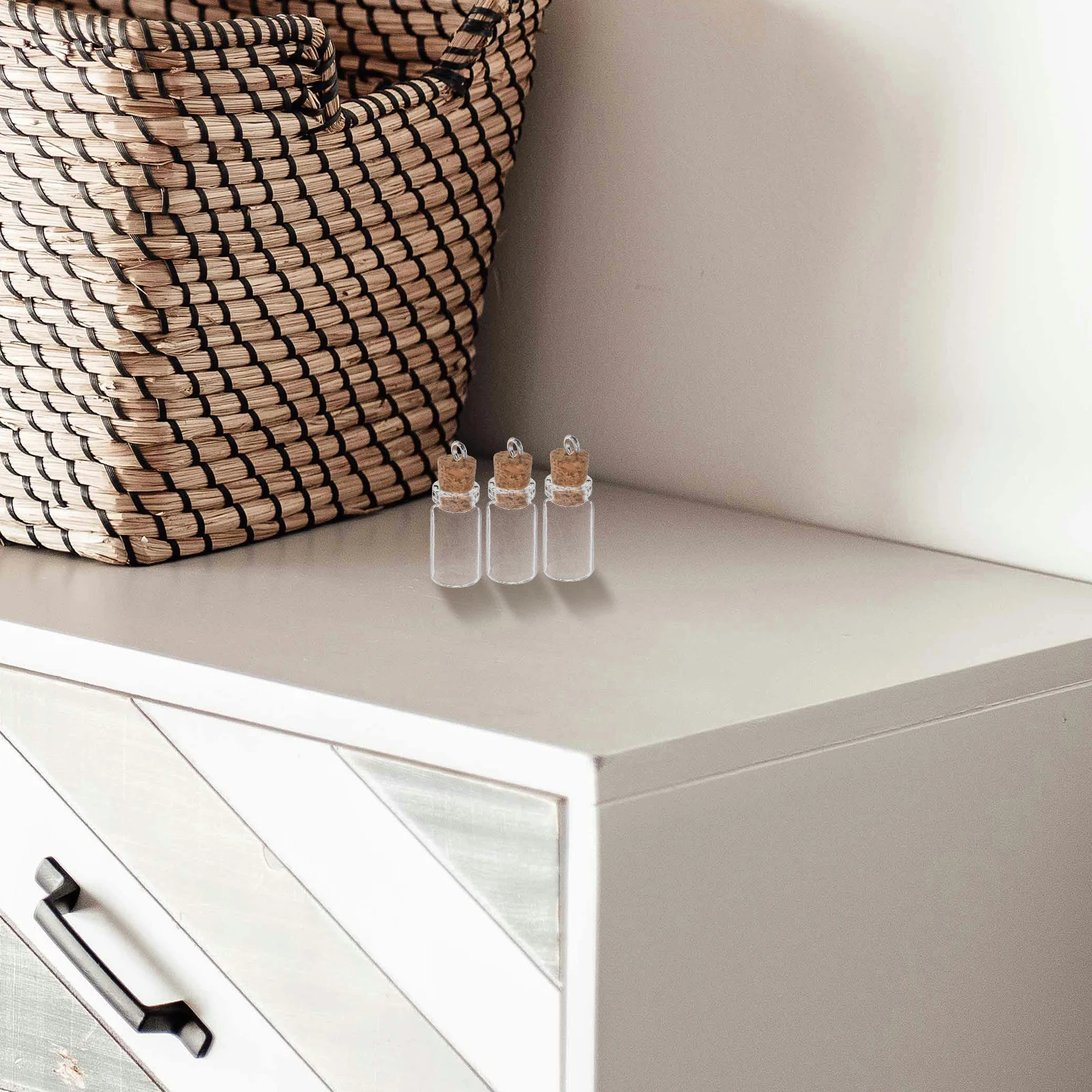 

50Pcs Glass Wish Jar Mini Bottle 1.5ml Clear DIY Craft Container with Cork Top for Flower Petals Sand Ribbon Decoration Gift