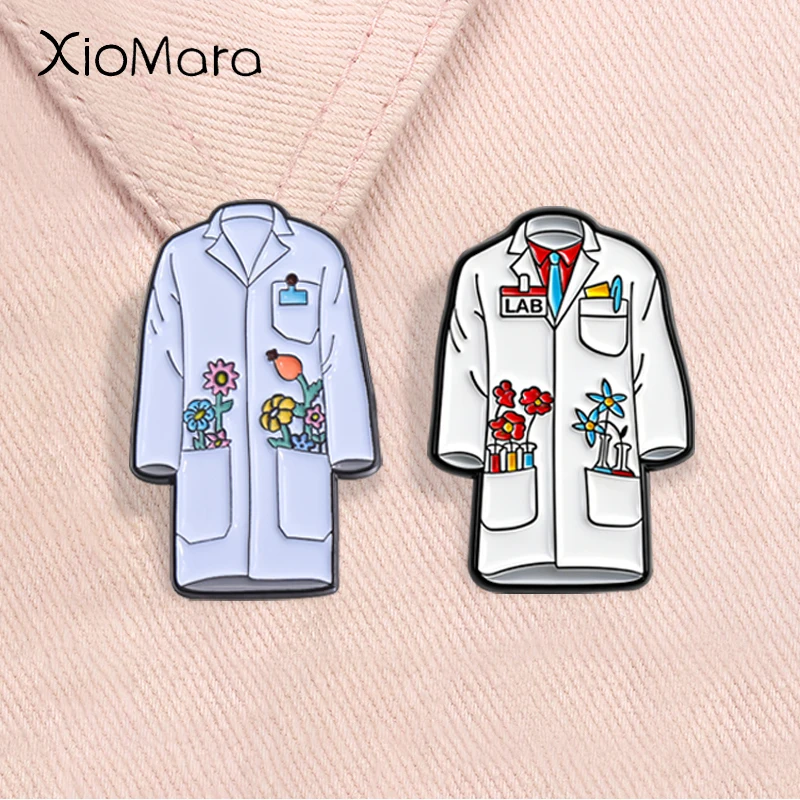 Camice da laboratorio floreale Spille smaltate Medico Bianco Medico Infermiere Scienziati Cappotto Spille Distintivo da bavero Gioielli di moda Regali per gli amici