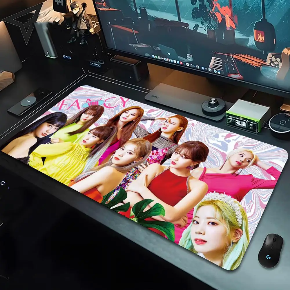 Alfombrilla de ratón Kpop Twice Kawaii de 80x40cm XL Lockedge, alfombrilla de escritorio para ordenador de oficina, teclado de mesa, alfombrilla Floral grande para ratón