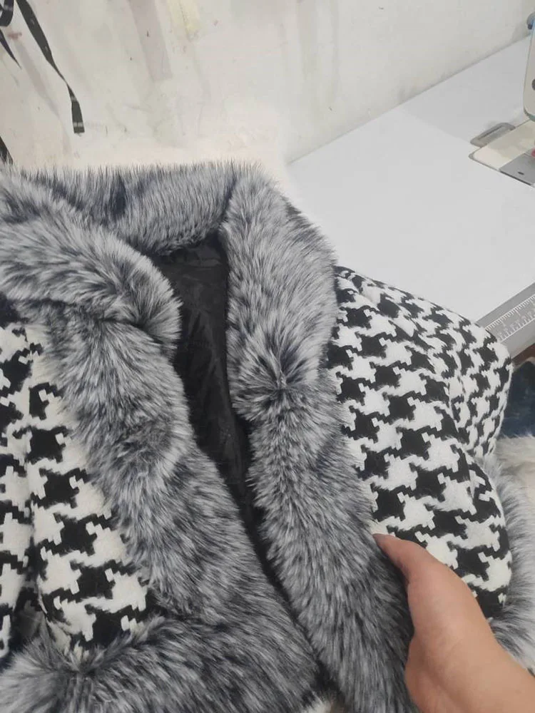 ZADORIN Autumn Winter Tweed Coat Woman Checkered Pattern Belted Faux Fur Coat Luxury Short Fur Trim Jacket Fur Coats For Woman