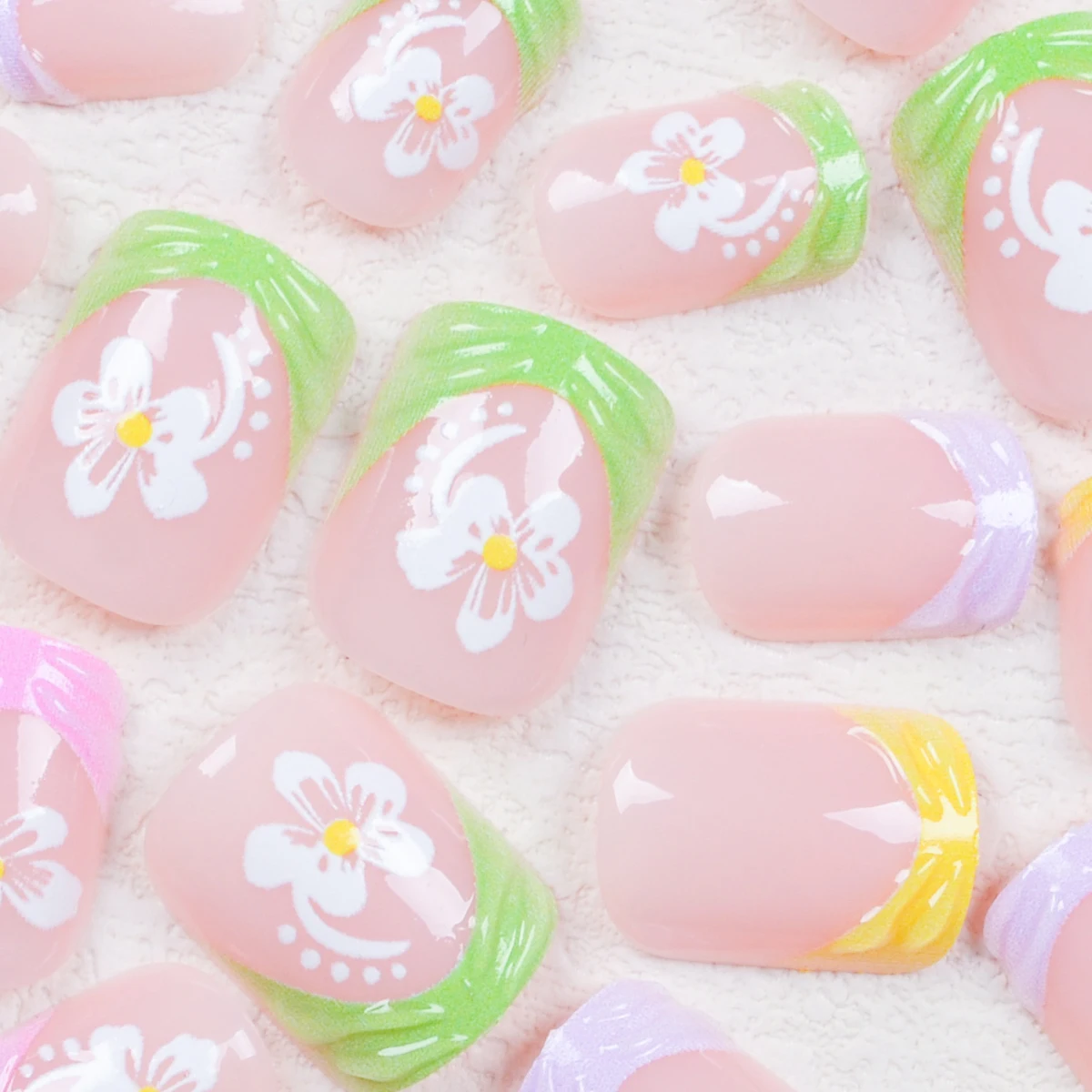 Remendo oval curto do prego, projeto francês, flores brancas, linha transparente 3d, cor 24