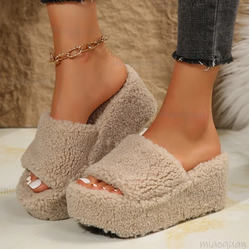Plate-forme chaussons pour femmes cale moelleux diapositives pantoufles de fourrure pour les femmes hiver bout ouvert chaussures d'intérieur sandales de mode confortables