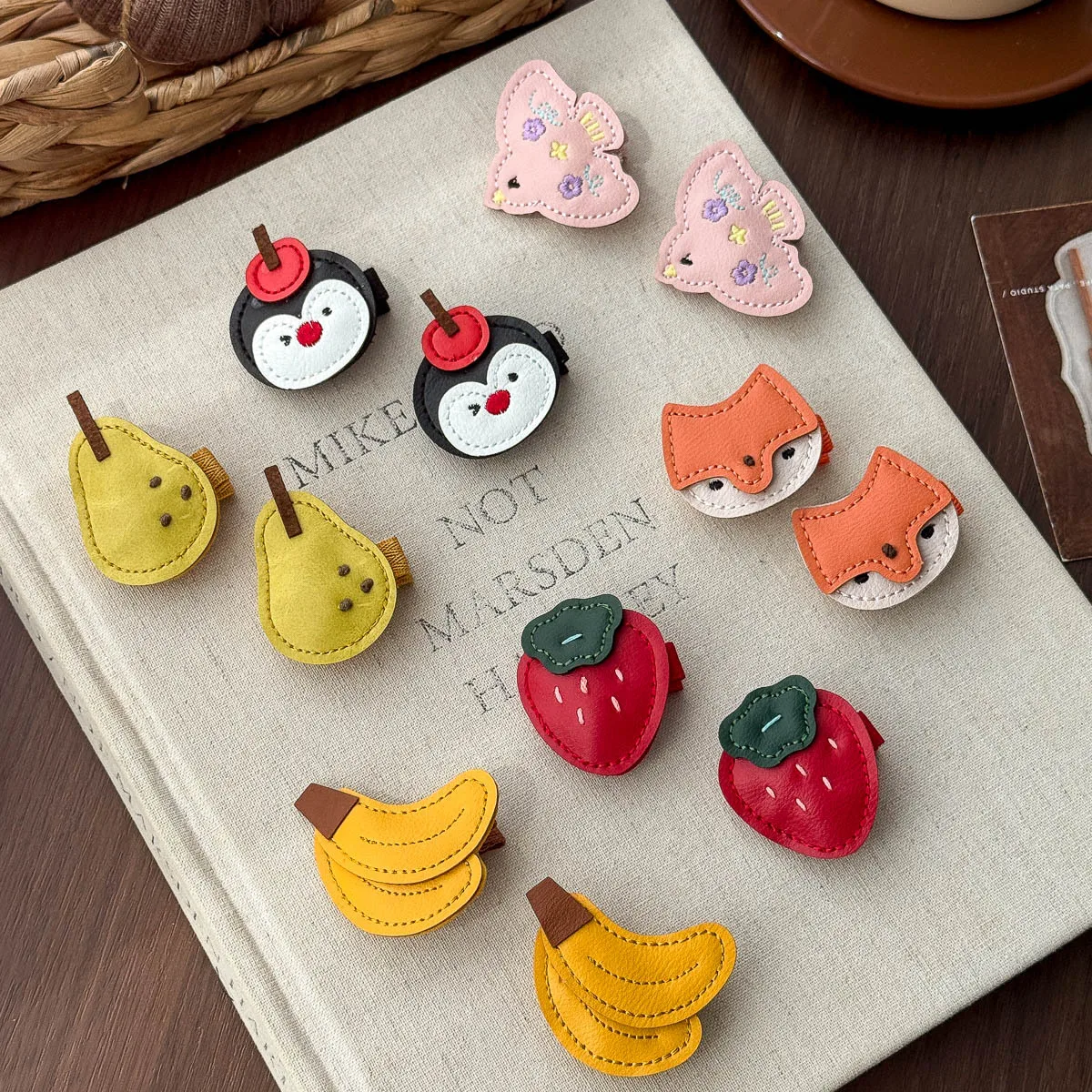 Duckbill Hair Clips Kids New Faux Leather Strawberry Pear Animal Design High Quality Sturdy Base Baby Hair Ornaments
