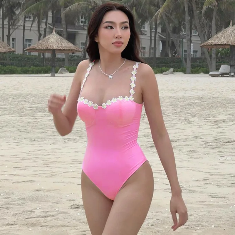 

Сексуальный летний костюм-комбинезон с принтом ромашек для женщин, розовый, стройнящий, новый, модный, из полиэстера, с шортами, милый, стильный