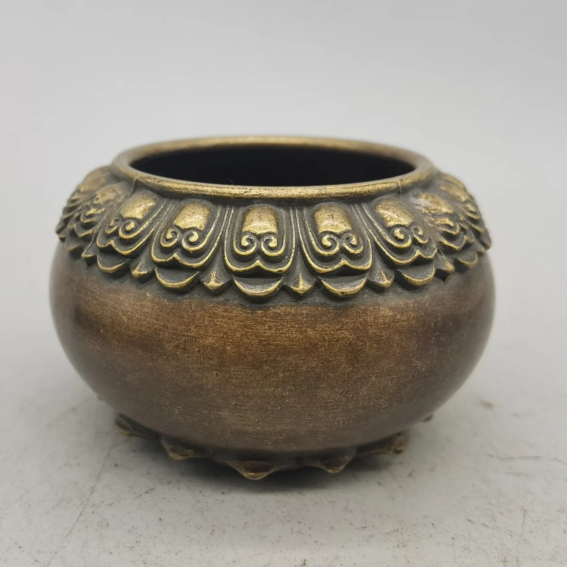 

Brass Lotus Fragrance Exhalation Stove Old Bronze Ware Treasure Gathering Basin Authentic Old Items