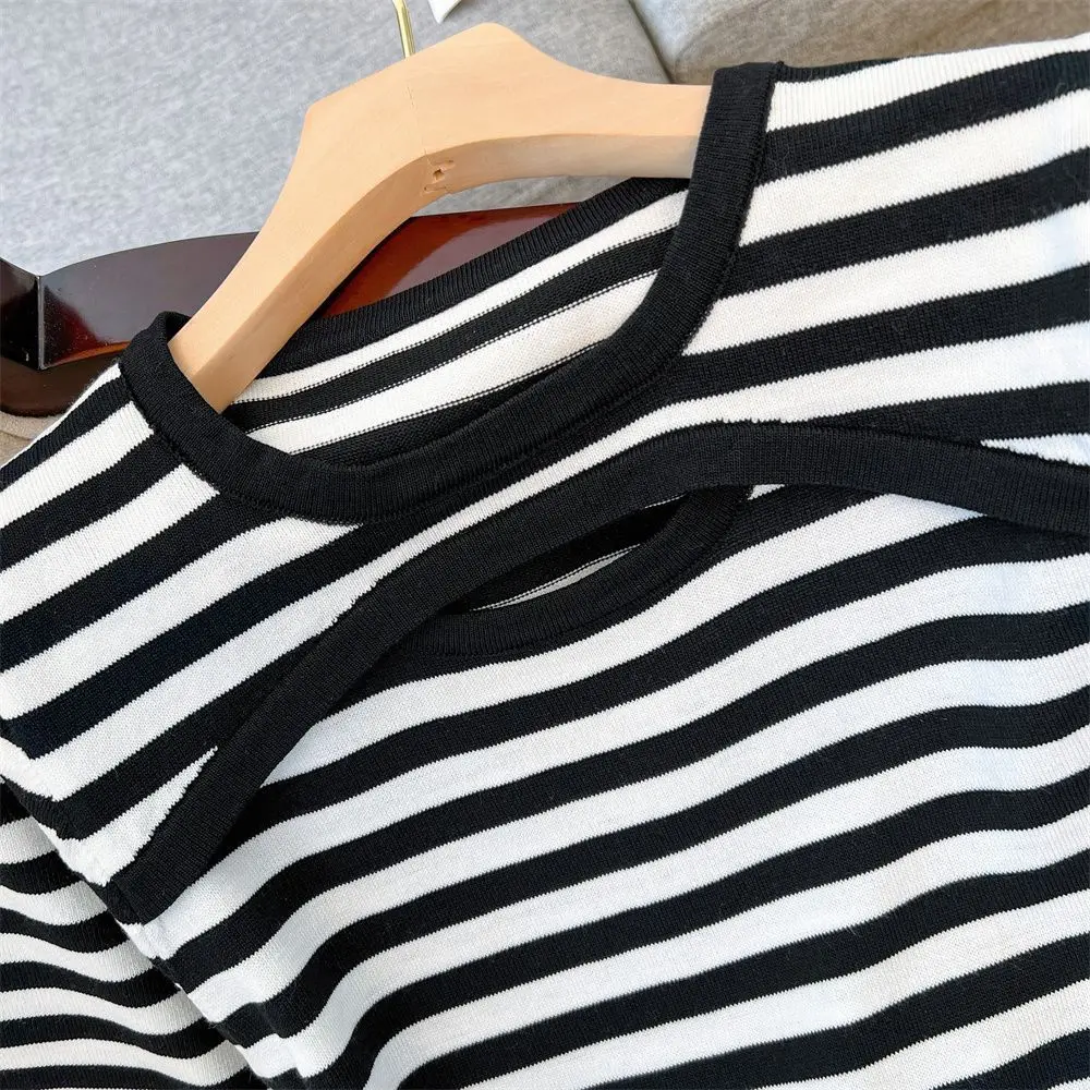 ชุดเดรสเสื้อยืดลําลองฤดูร้อนแขนสั้นลายทาง A-Line แฟชั่นพร้อมความรู้สึกของการออกแบบสําหรับผู้หญิง