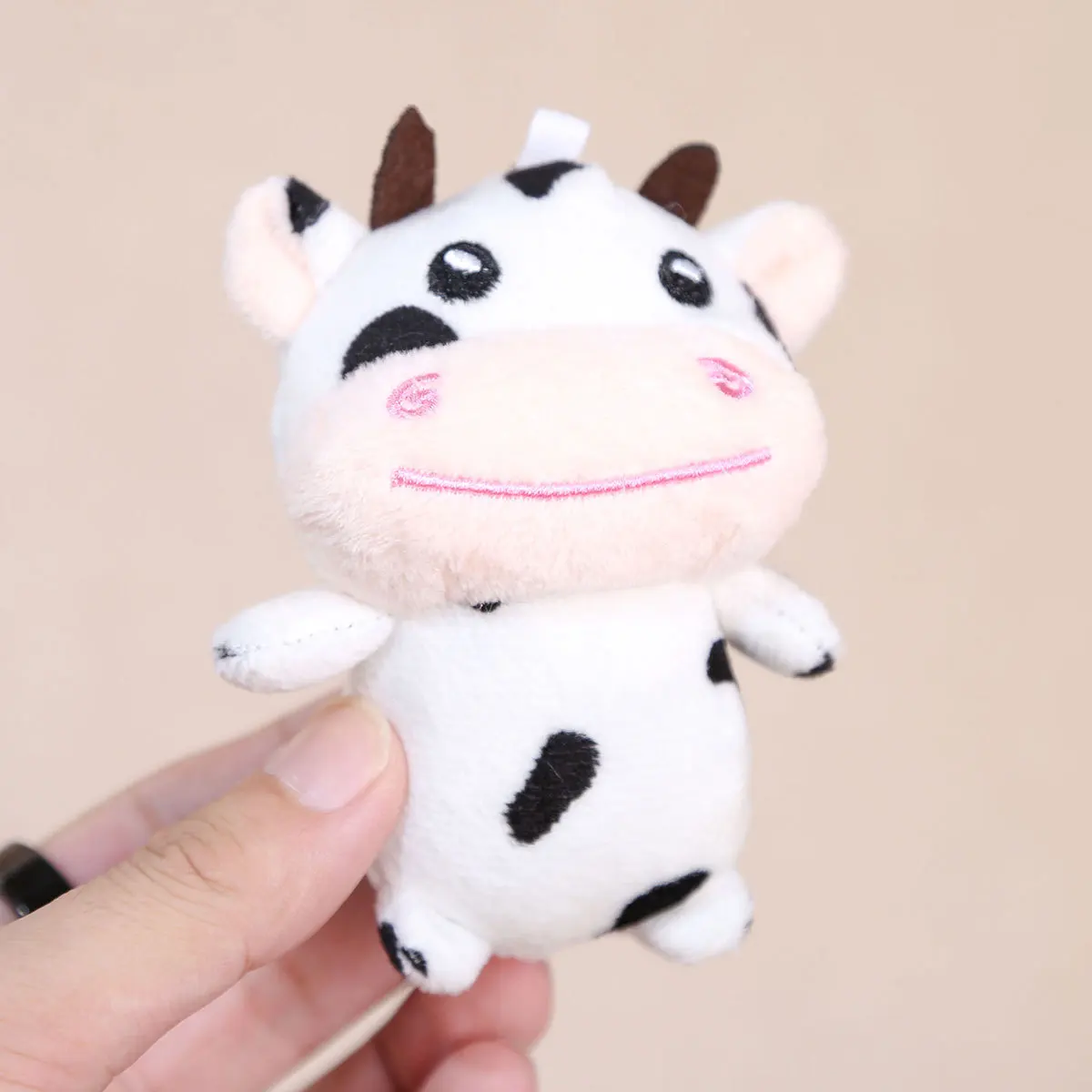 Mignon Simulation vache en peluche poupée pendentif porte-clés créatif doux en peluche veau sac à dos décor porte-clés cadeau de fête